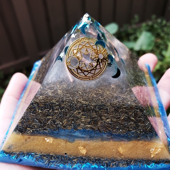 Orgone pyramid - Picture 2 of 3